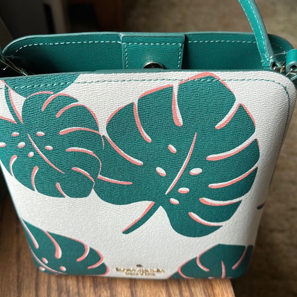 Kate Spade cross body bucket bag